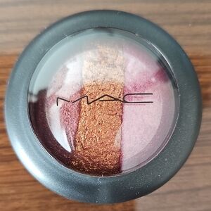 MAC Cosmetics Mineralize Eyeshadow Trio In "Threesome"